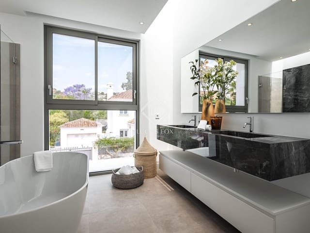 4 slaapkamer Villa te koop in Estepona met zwembad garage - € 2.495.000 (Ref: 6982614)