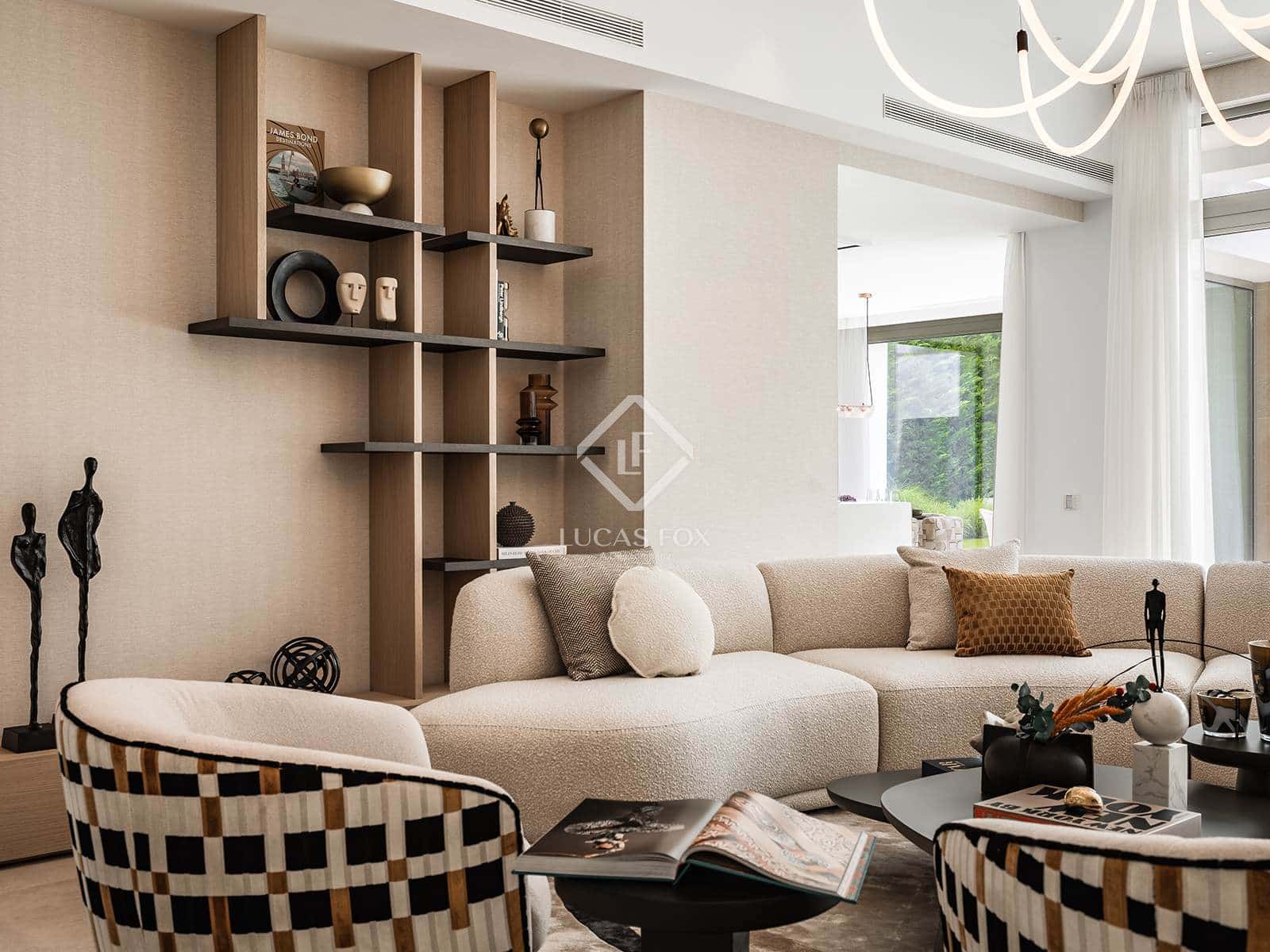 4 bedroom Villa for sale in Estepona with pool garage - € 2,495,000 (Ref: 6982614)