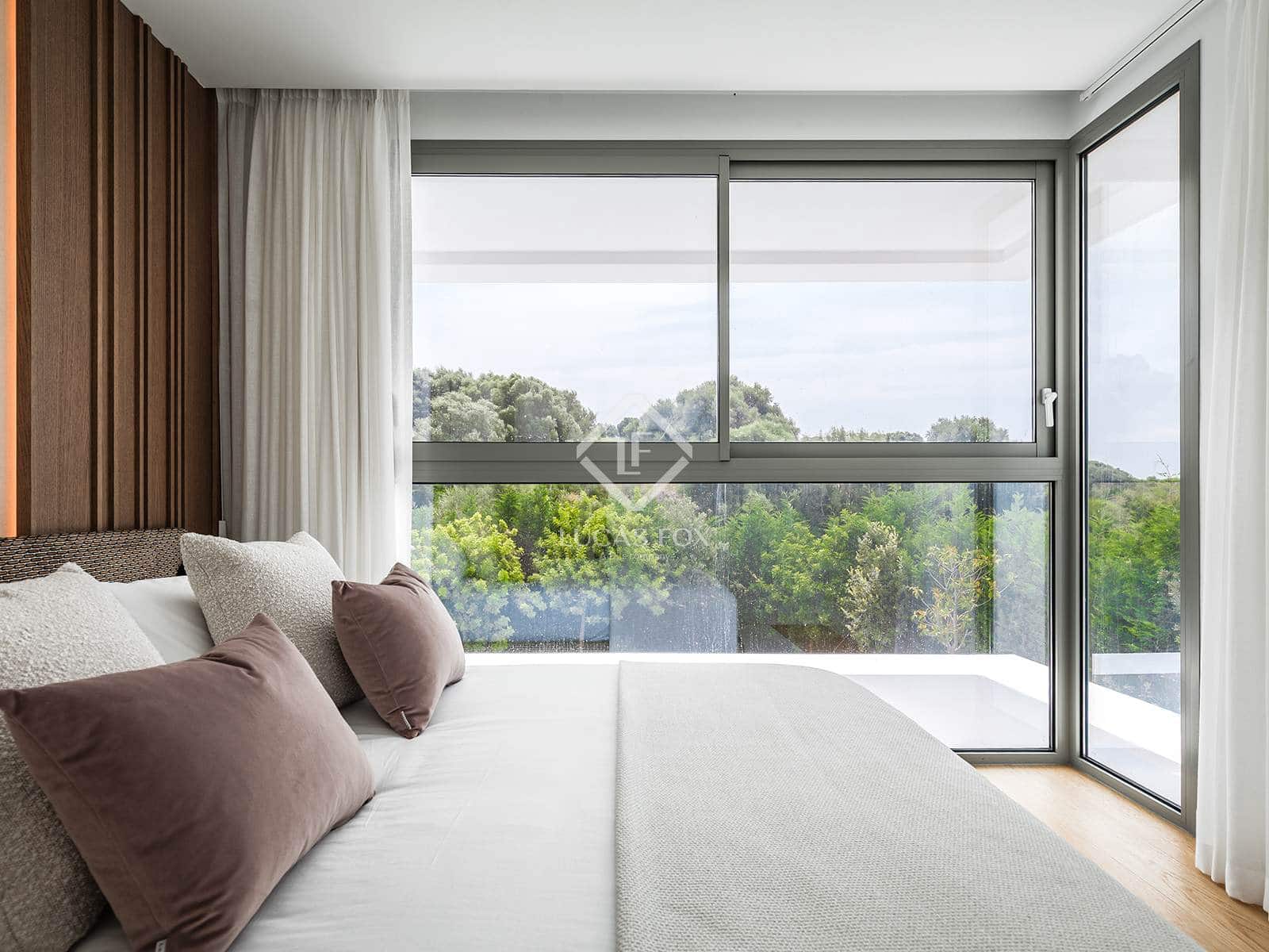 4 bedroom Villa for sale in Estepona with pool garage - € 2,495,000 (Ref: 6982614)