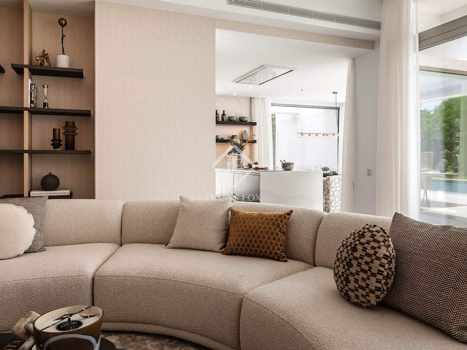 4 bedroom Villa for sale in Estepona with pool garage - € 2,495,000 (Ref: 6982614)