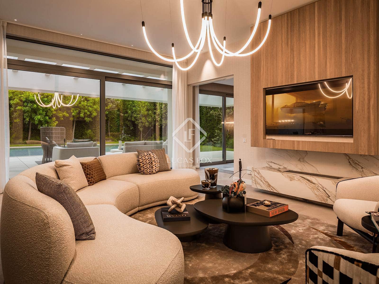 4 bedroom Villa for sale in Estepona with pool garage - € 2,495,000 (Ref: 6982614)