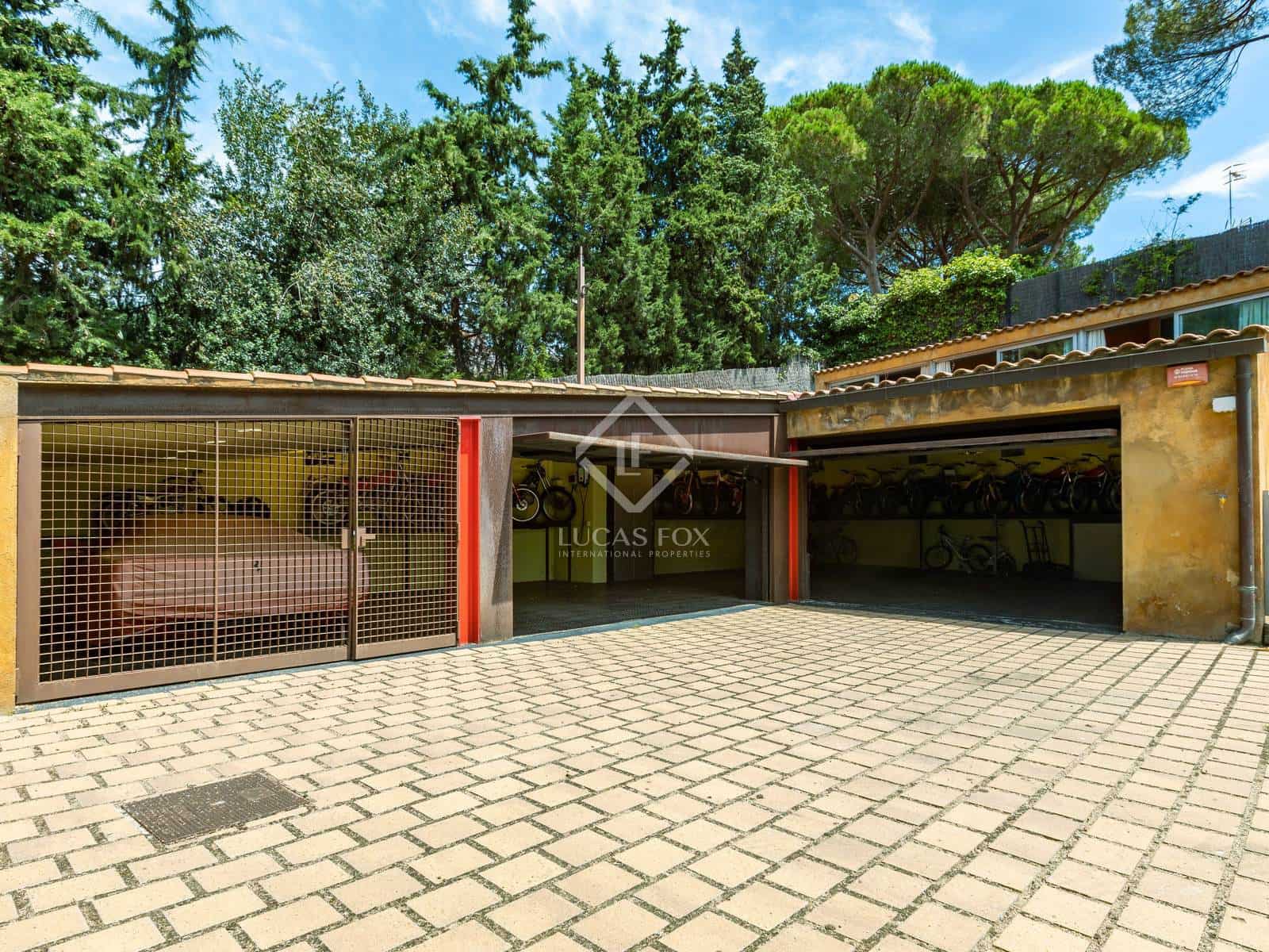 6 soverom Villa til salgs i Sant Vicenc de Montalt med svømmebasseng garasje - € 2 675 000 (Ref: 6988840)