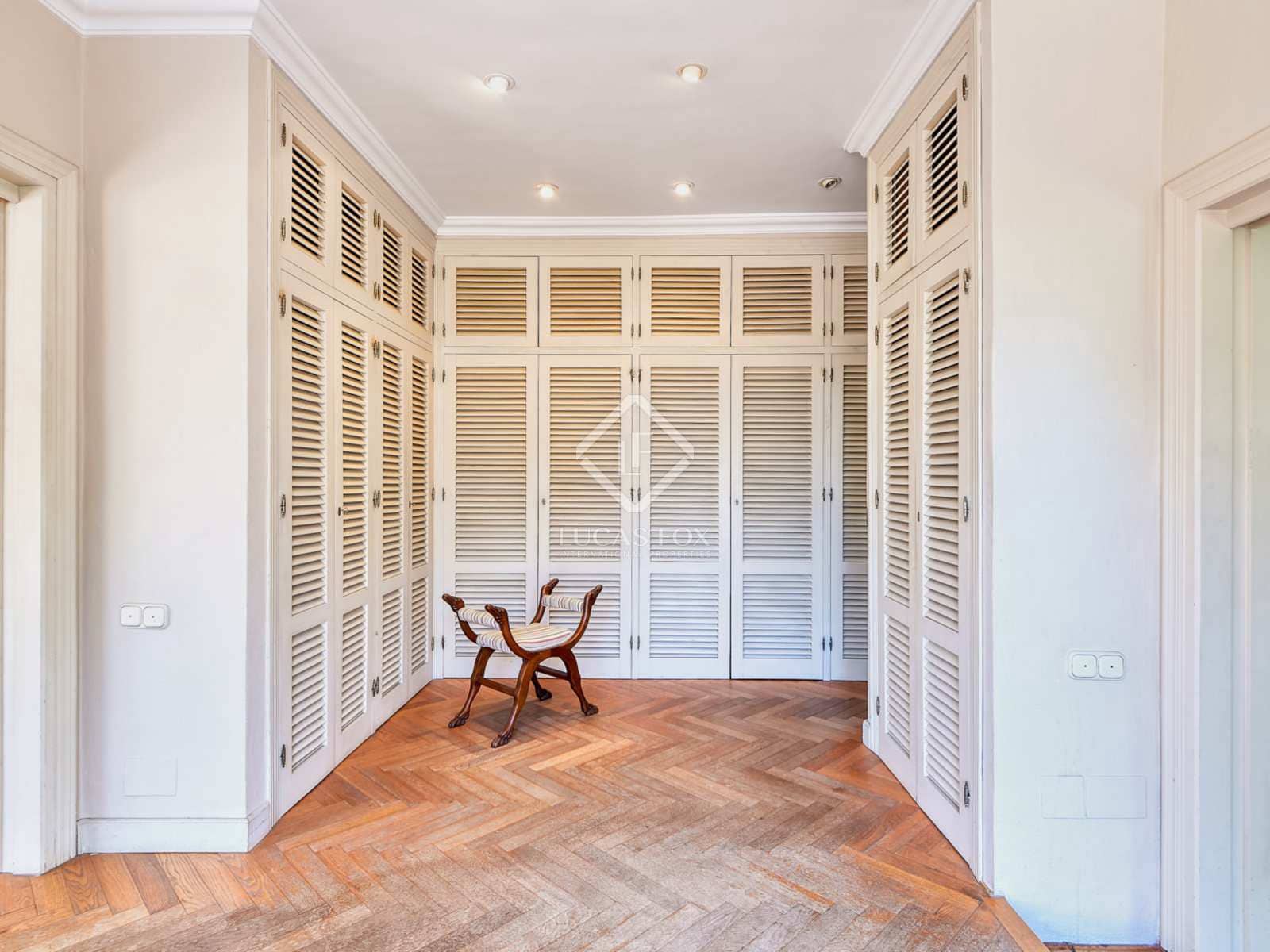 8 slaapkamer Villa te koop in Calahonda met zwembad garage - € 2.350.000 (Ref: 7004808)