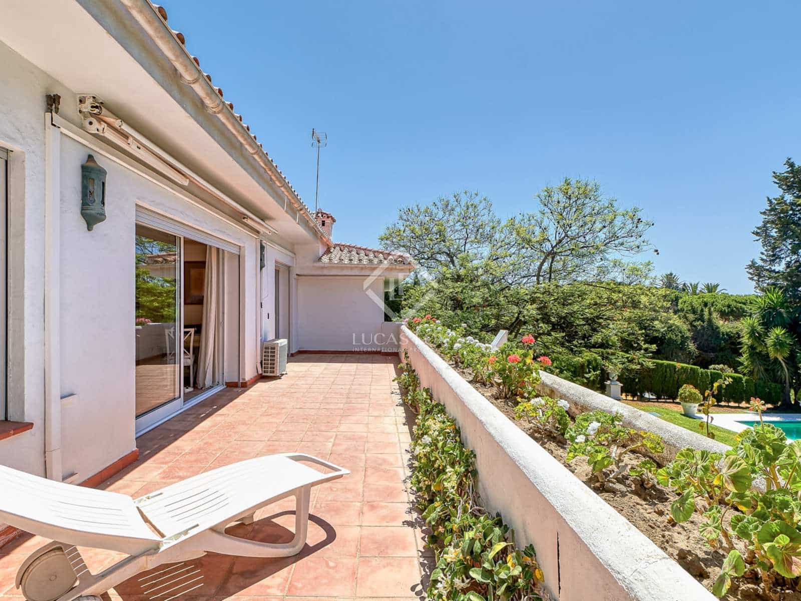 8 slaapkamer Villa te koop in Calahonda met zwembad garage - € 2.350.000 (Ref: 7004808)