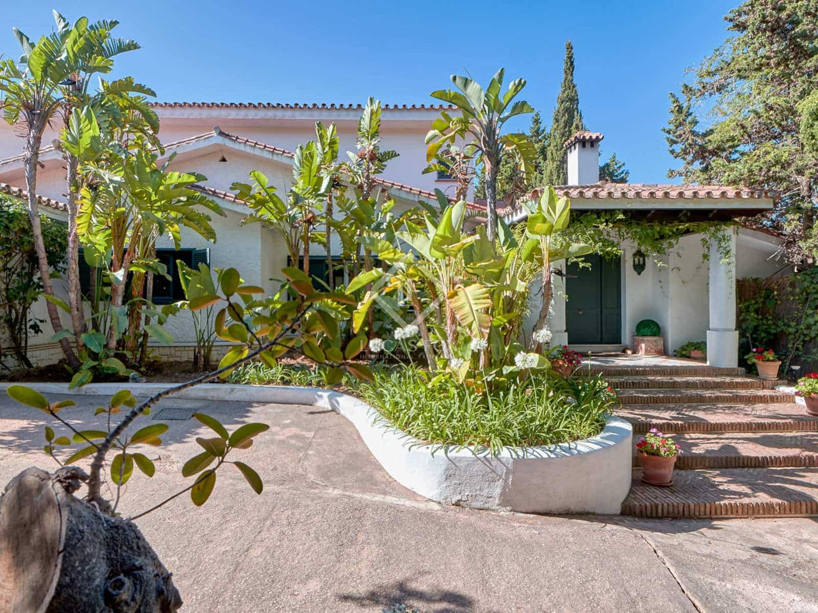 8 slaapkamer Villa te koop in Calahonda met zwembad garage - € 2.350.000 (Ref: 7004808)