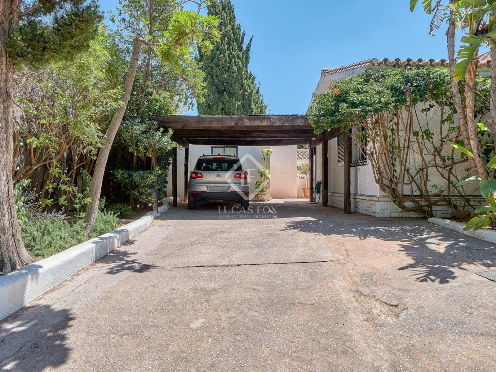 8 slaapkamer Villa te koop in Calahonda met zwembad garage - € 2.350.000 (Ref: 7004808)