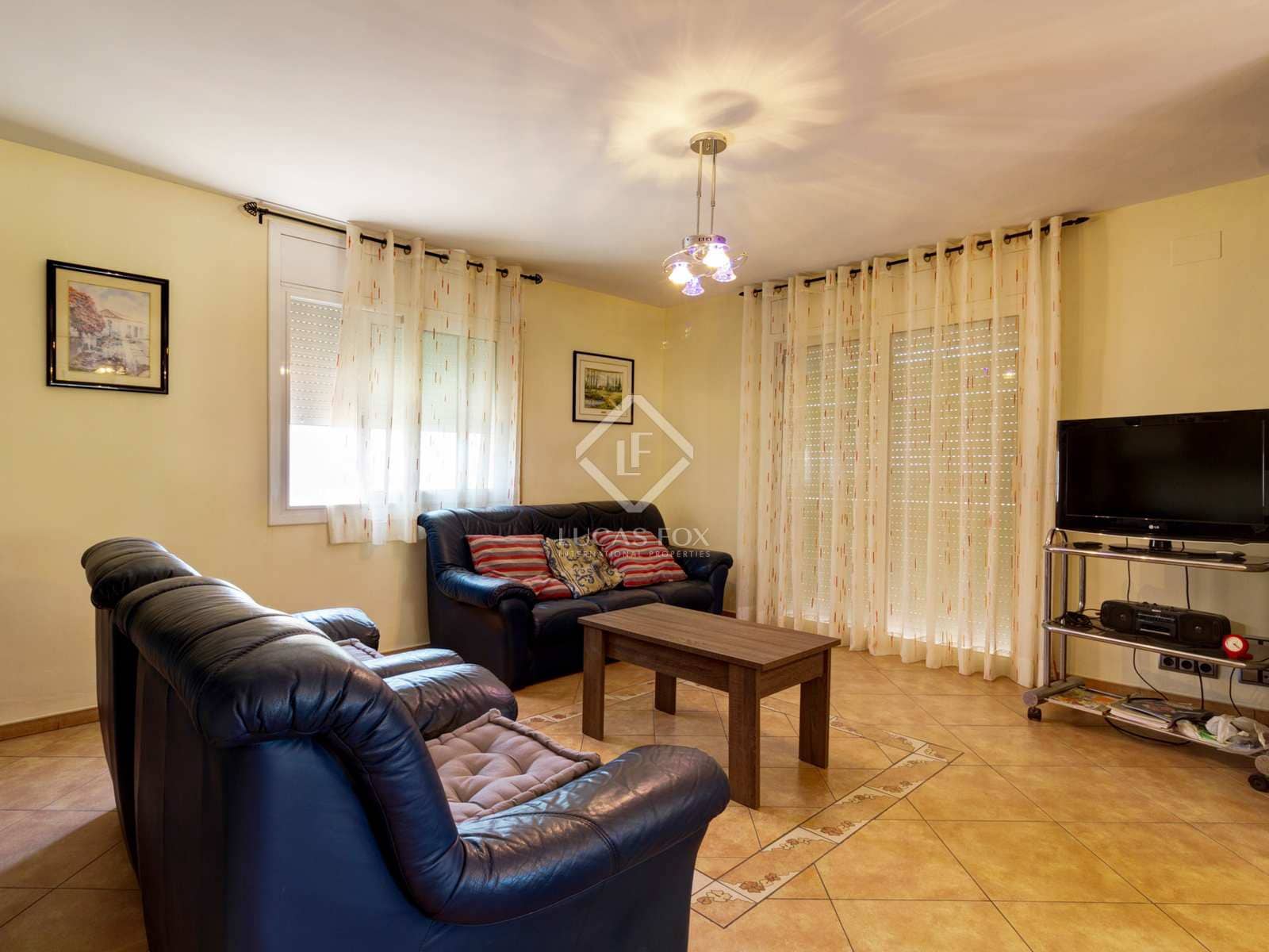 5 soveværelse Villa til salg i Roda de Bara med swimmingpool garage - € 445.000 (Ref: 7032629)