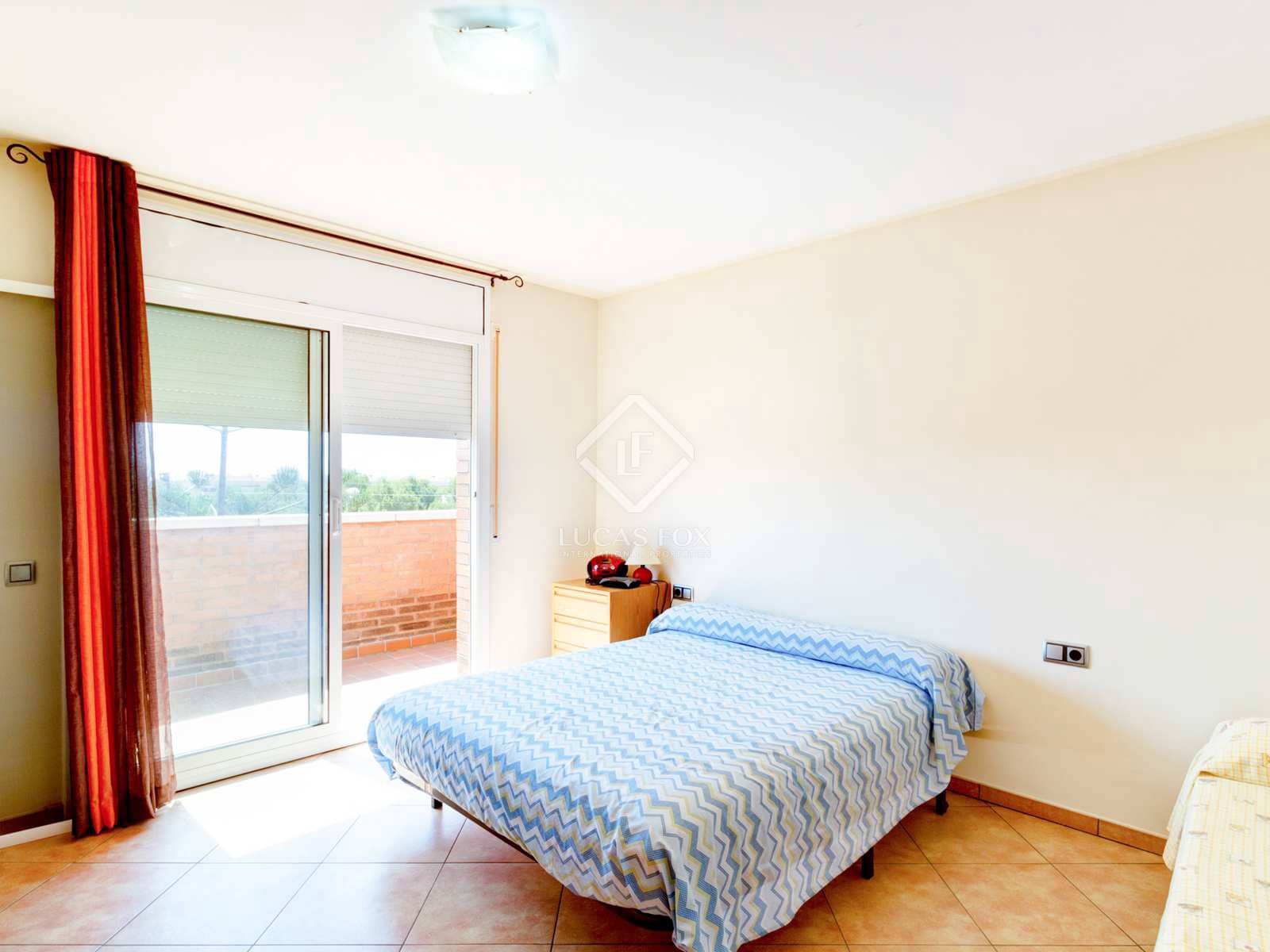 5 soveværelse Villa til salg i Roda de Bara med swimmingpool garage - € 445.000 (Ref: 7032629)