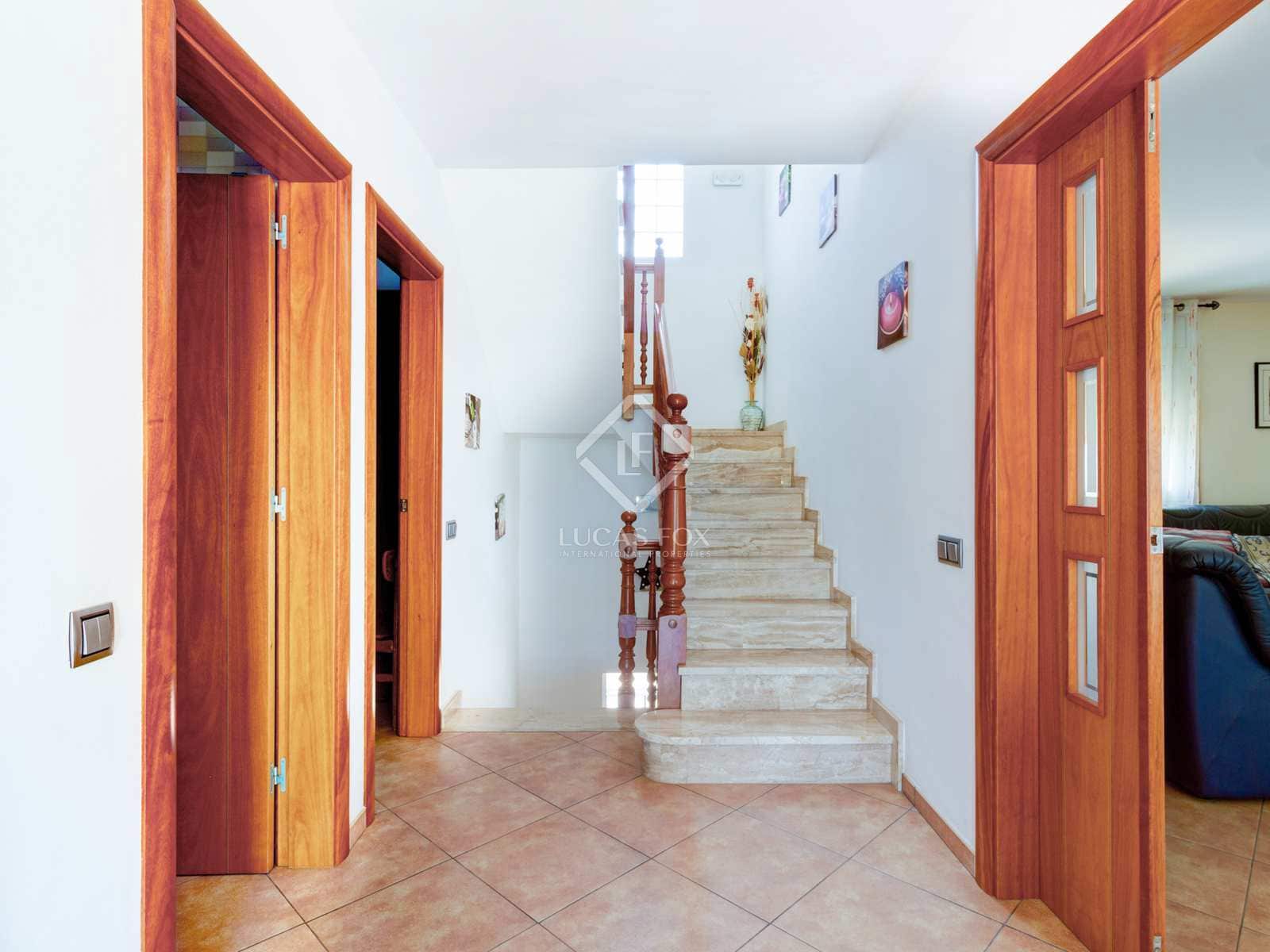 5 soveværelse Villa til salg i Roda de Bara med swimmingpool garage - € 445.000 (Ref: 7032629)