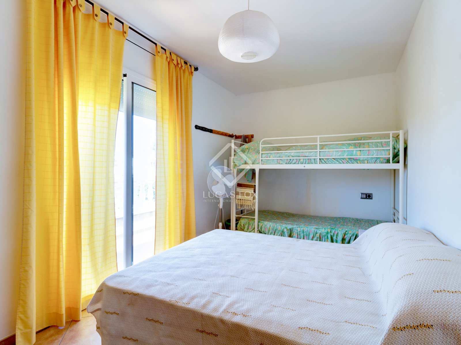 5 soveværelse Villa til salg i Roda de Bara med swimmingpool garage - € 445.000 (Ref: 7032629)