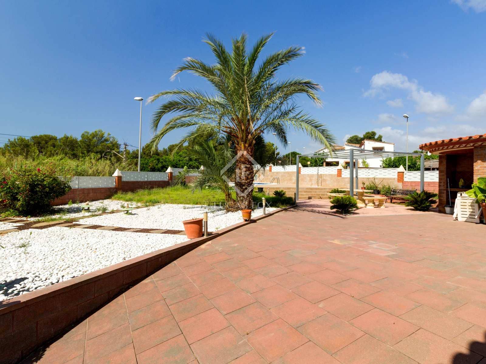 5 soveværelse Villa til salg i Roda de Bara med swimmingpool garage - € 445.000 (Ref: 7032629)