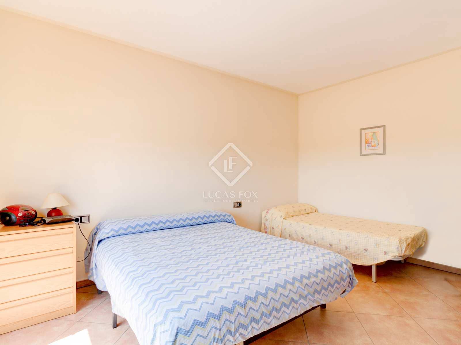 5 soveværelse Villa til salg i Roda de Bara med swimmingpool garage - € 445.000 (Ref: 7032629)