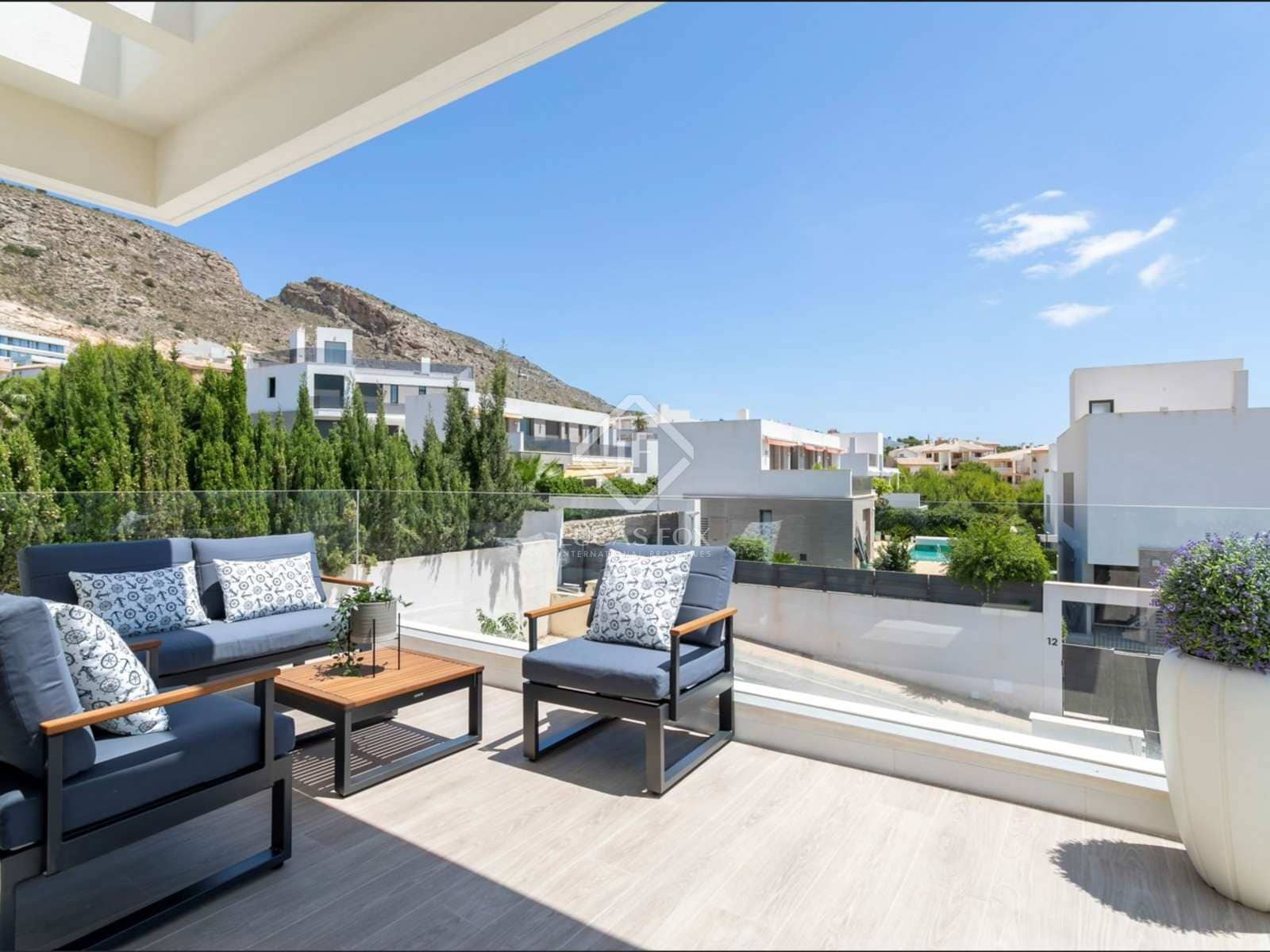 4 slaapkamer Villa te koop in Finestrat met zwembad garage - € 799.000 (Ref: 7034028)