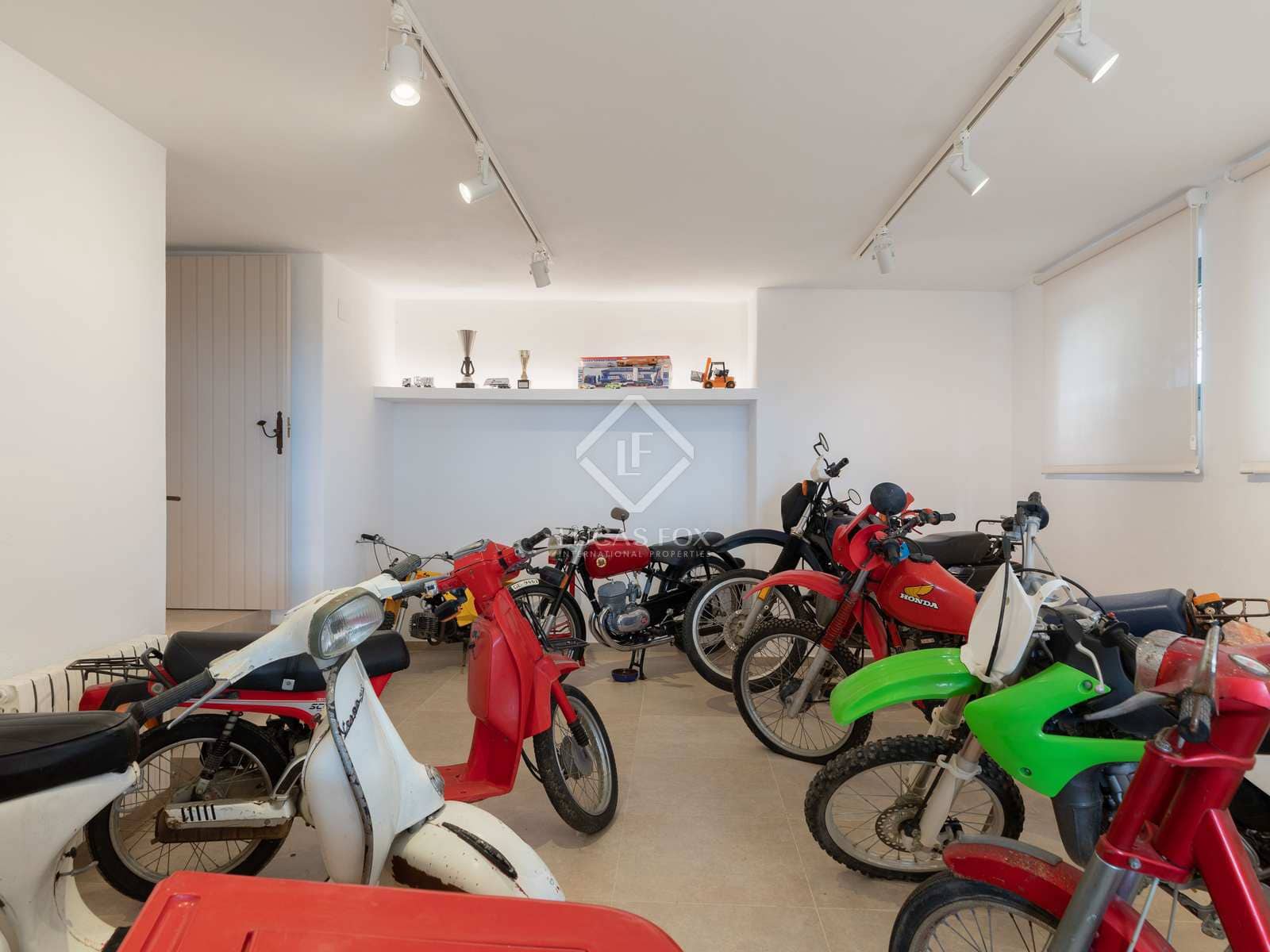 6 soveværelse Finca/Landehus til salg i Cistella med swimmingpool garage - € 4.500.000 (Ref: 7122075)