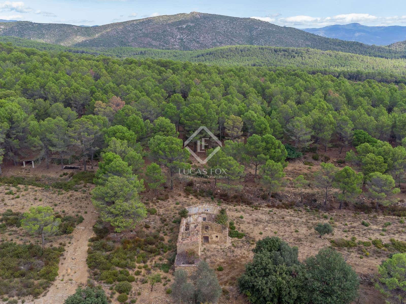 6 soveværelse Finca/Landehus til salg i Cistella med swimmingpool garage - € 4.500.000 (Ref: 7122075)