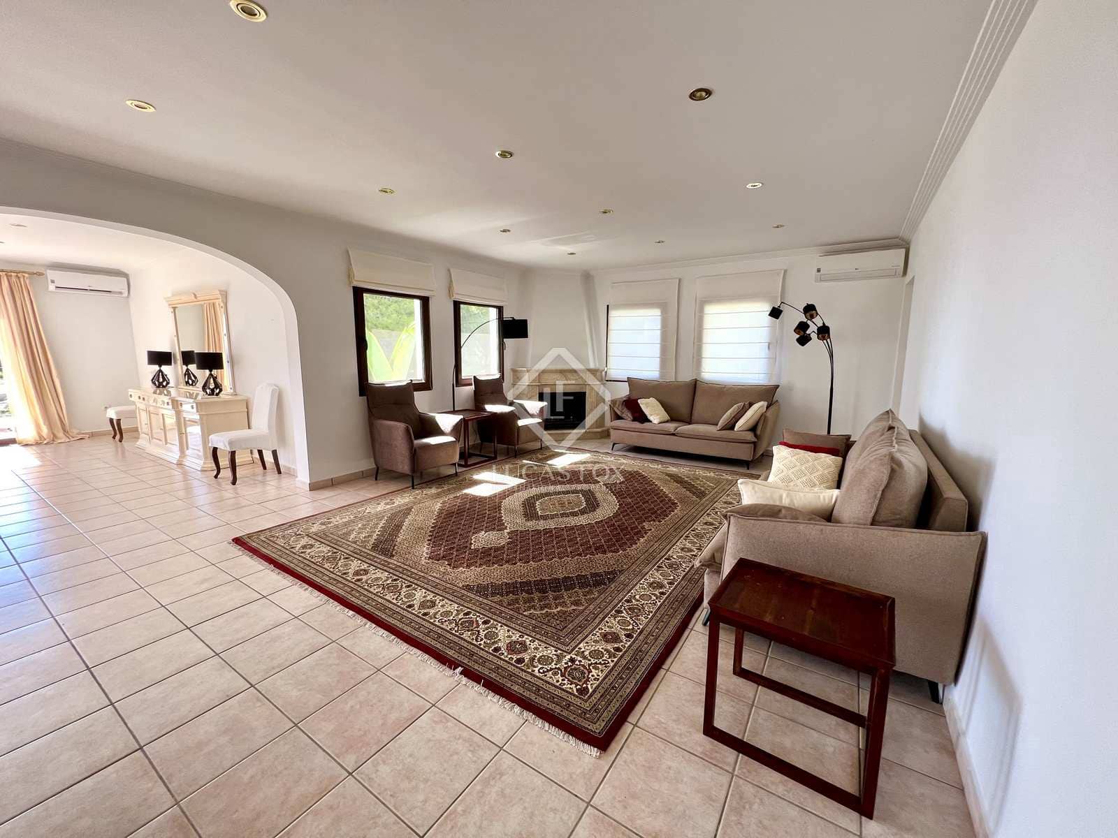 5 bedroom Villa for sale in Altea with pool garage - € 1,195,000 (Ref: 7122086)