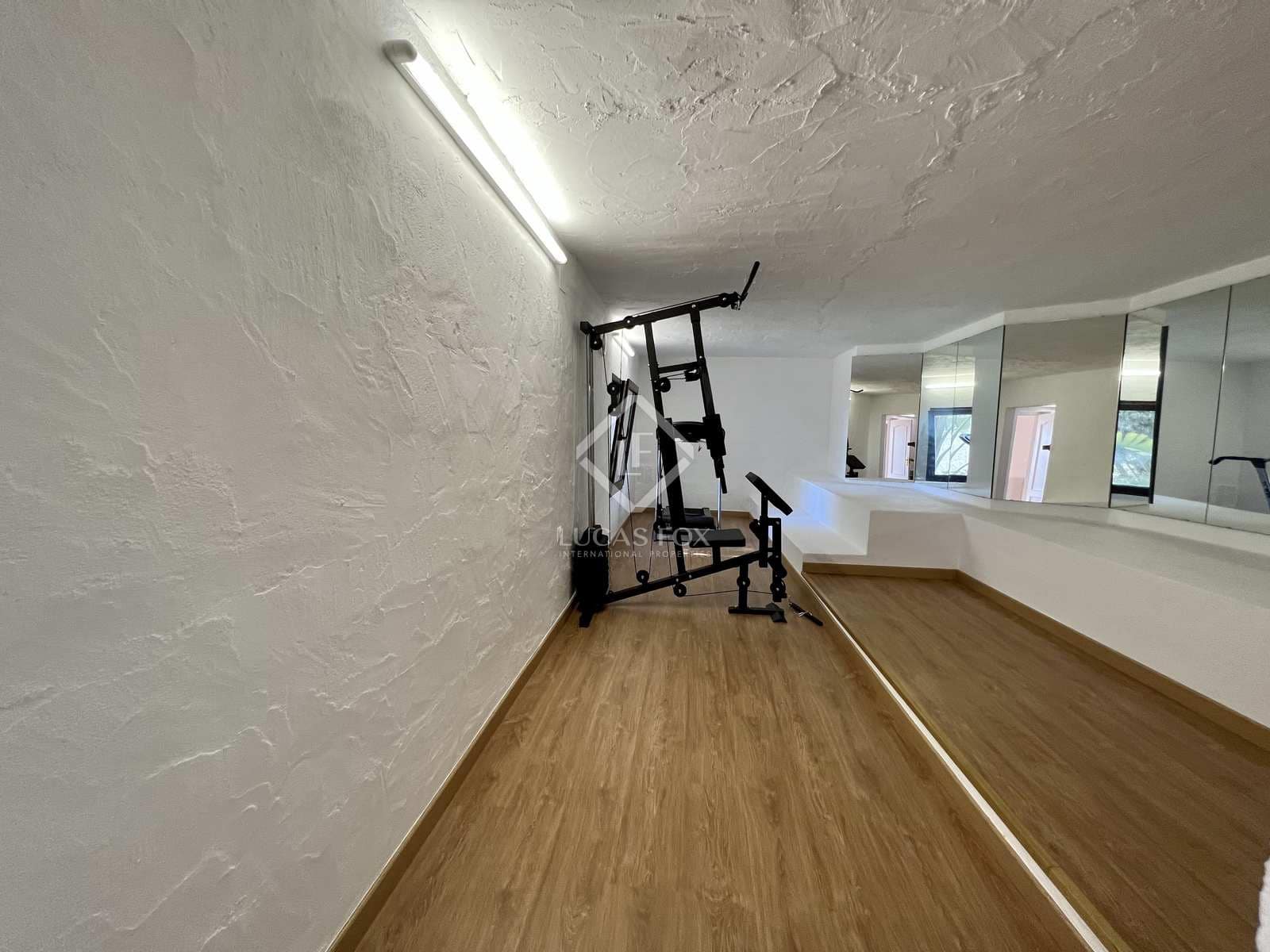 5 bedroom Villa for sale in Altea with pool garage - € 1,195,000 (Ref: 7122086)