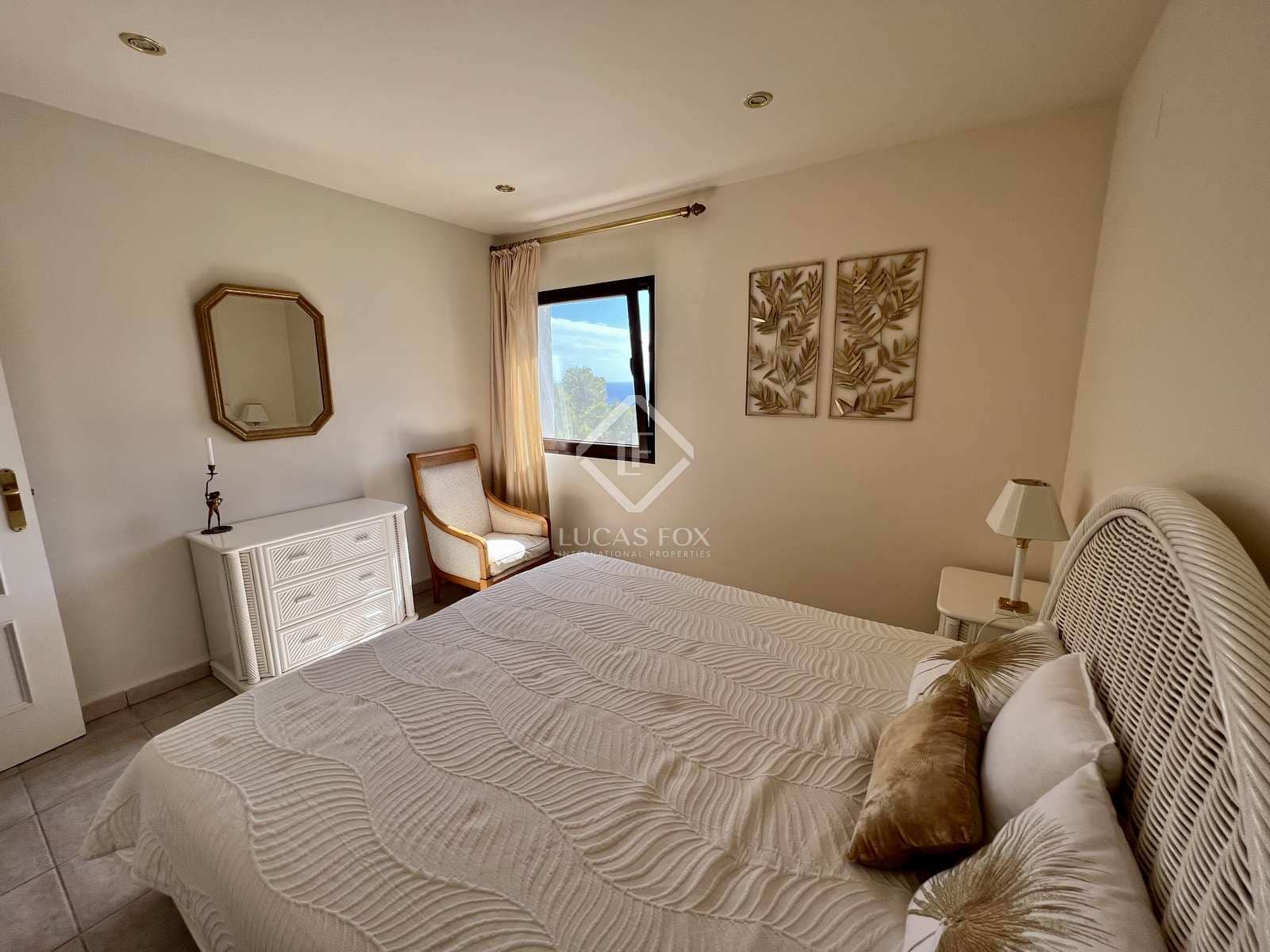 5 bedroom Villa for sale in Altea with pool garage - € 1,195,000 (Ref: 7122086)