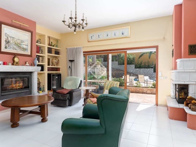 6 bedroom Villa for sale in Calella de Palafrugell, Palafrugell with pool garage - € 1,250,000 (Ref: 7122137)