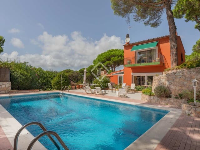6 bedroom Villa for sale in Calella de Palafrugell, Palafrugell with pool garage - € 1,250,000 (Ref: 7122137)