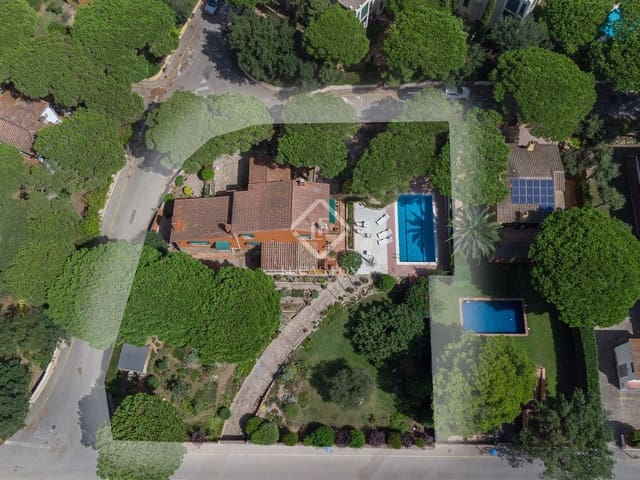 6 bedroom Villa for sale in Calella de Palafrugell, Palafrugell with pool garage - € 1,250,000 (Ref: 7122137)