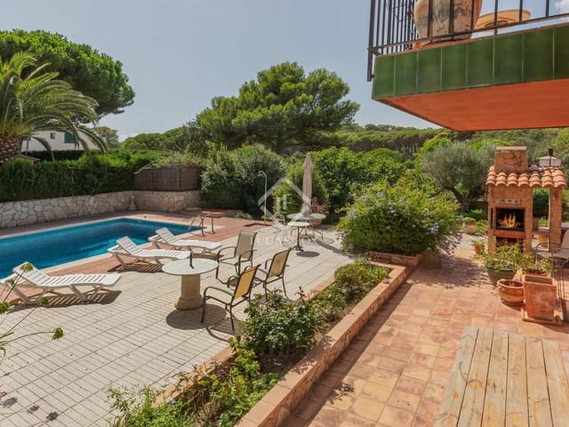 6 bedroom Villa for sale in Calella de Palafrugell, Palafrugell with pool garage - € 1,250,000 (Ref: 7122137)
