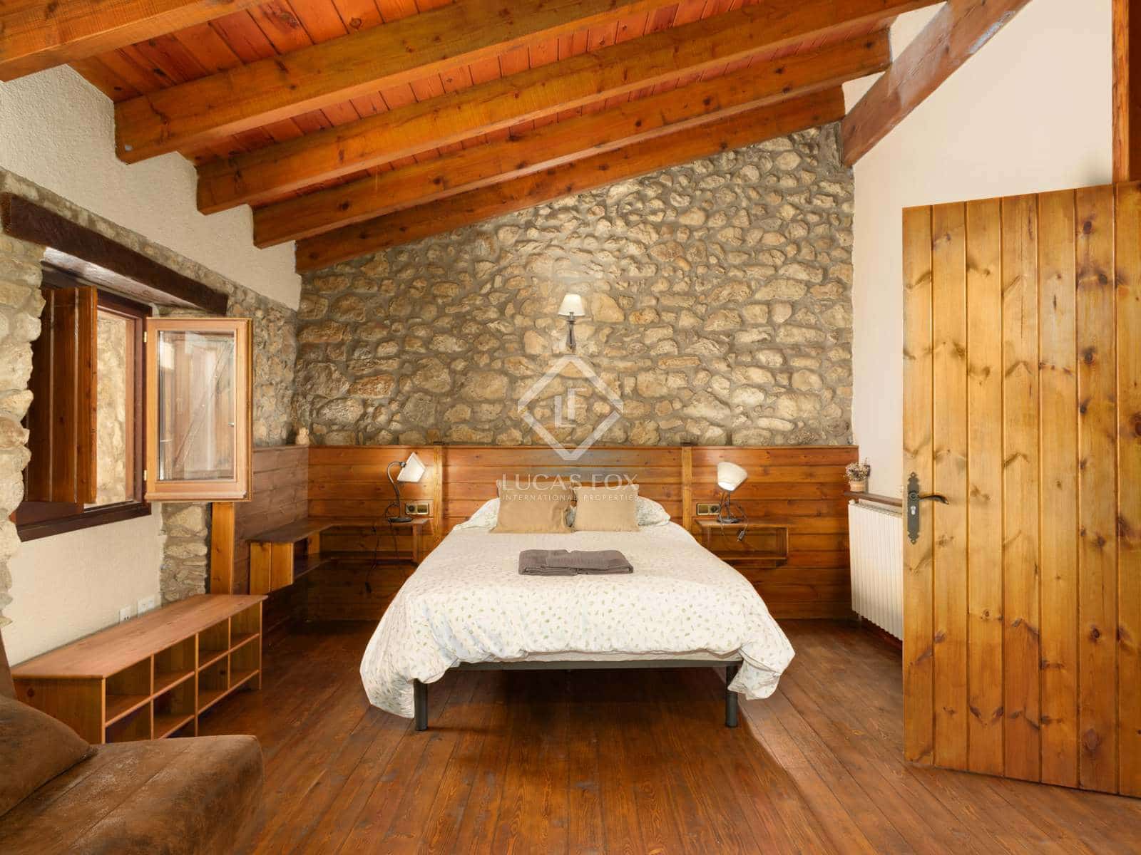 6 soverom Villa til salgs i La Vall d'en Bas med garasje - € 670 000 (Ref: 7122144)