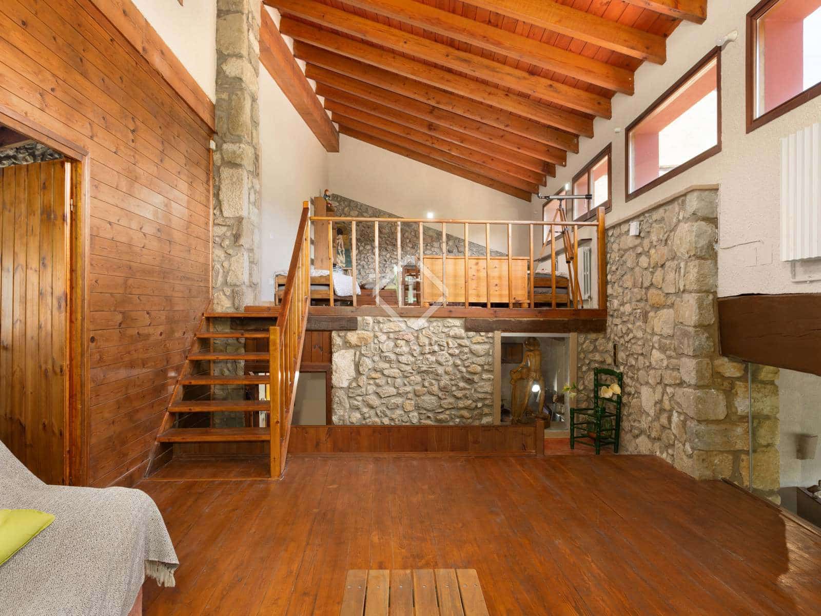 6 soverom Villa til salgs i La Vall d'en Bas med garasje - € 670 000 (Ref: 7122144)