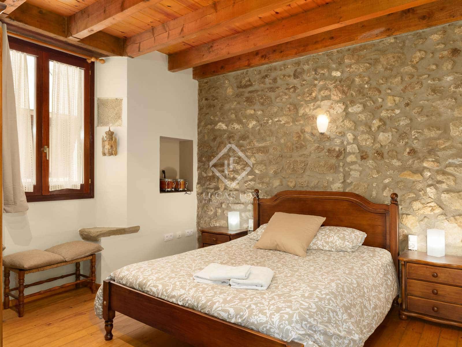 6 soverom Villa til salgs i La Vall d'en Bas med garasje - € 670 000 (Ref: 7122144)