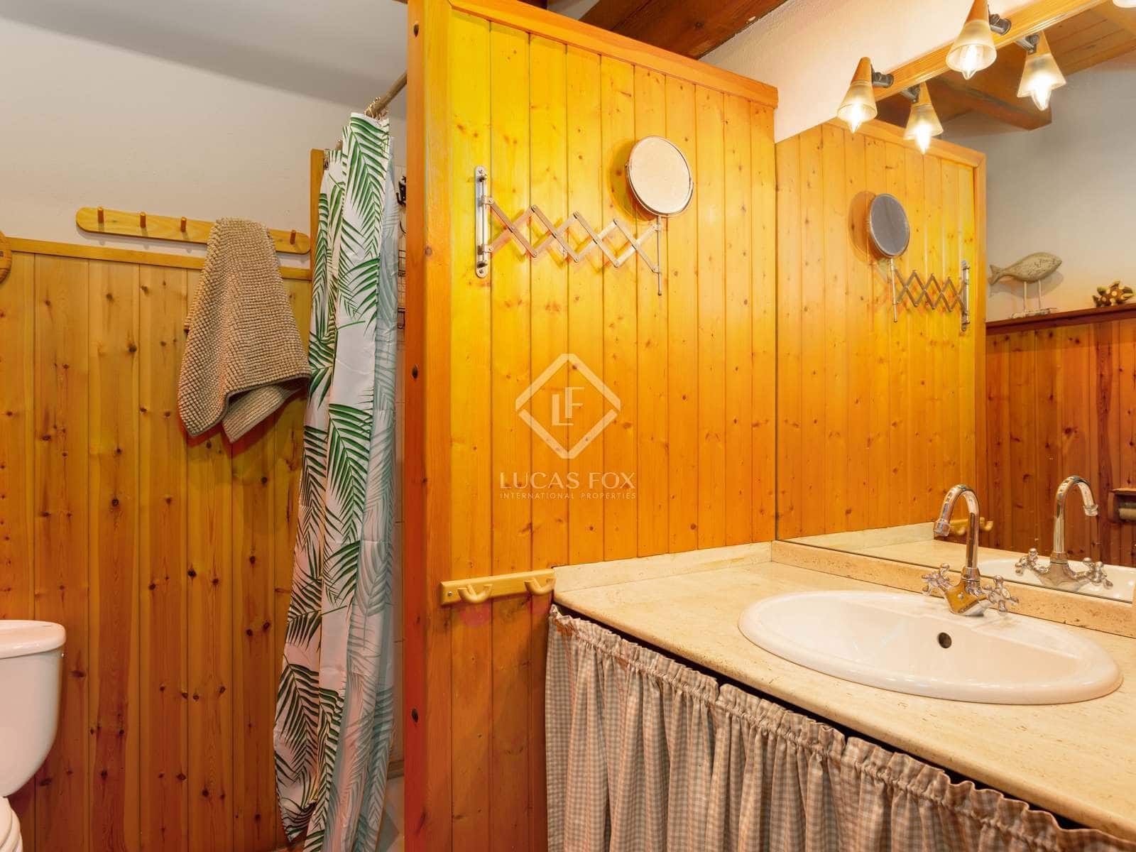 6 soverom Villa til salgs i La Vall d'en Bas med garasje - € 670 000 (Ref: 7122144)