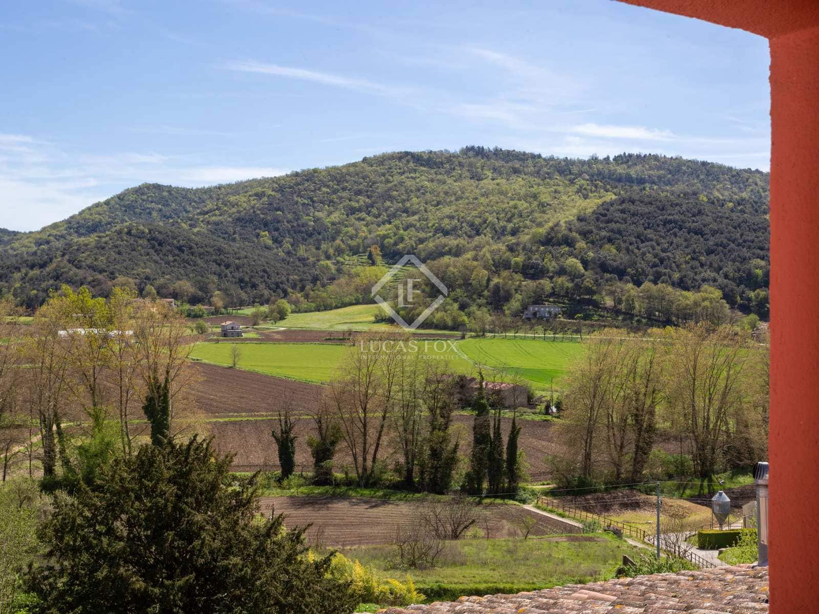 6 soverom Villa til salgs i La Vall d'en Bas med garasje - € 670 000 (Ref: 7122144)