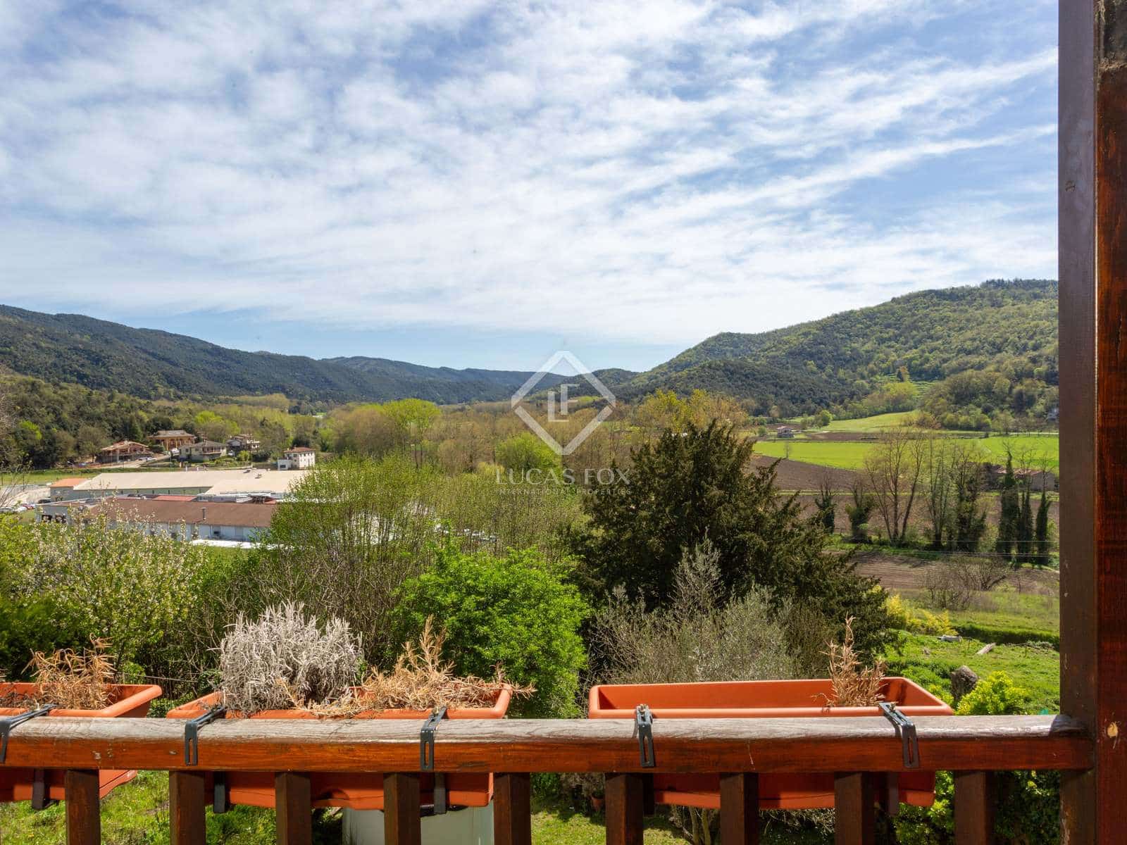 6 soverom Villa til salgs i La Vall d'en Bas med garasje - € 670 000 (Ref: 7122144)