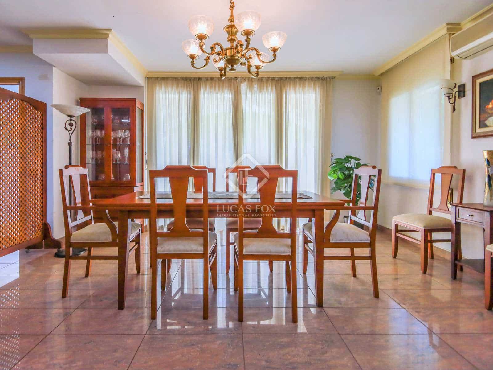 5 sovrum Villa till salu i Salou med pool garage - 735 000 € (Ref: 7140612)