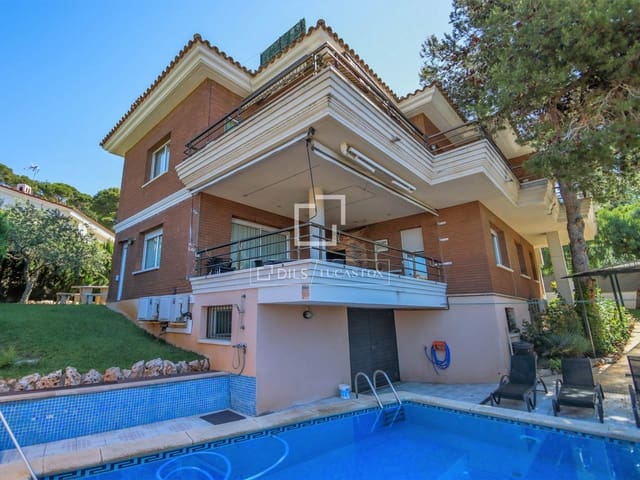5 bedroom Villa for sale in Salou with pool garage - € 735,000 (Ref: 7140612)