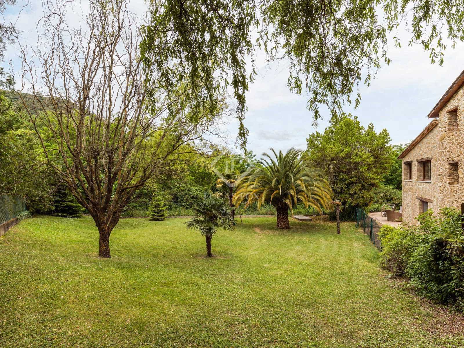 11 soveværelse Finca/Landehus til salg i Banyoles med swimmingpool garage - € 1.100.000 (Ref: 7142747)