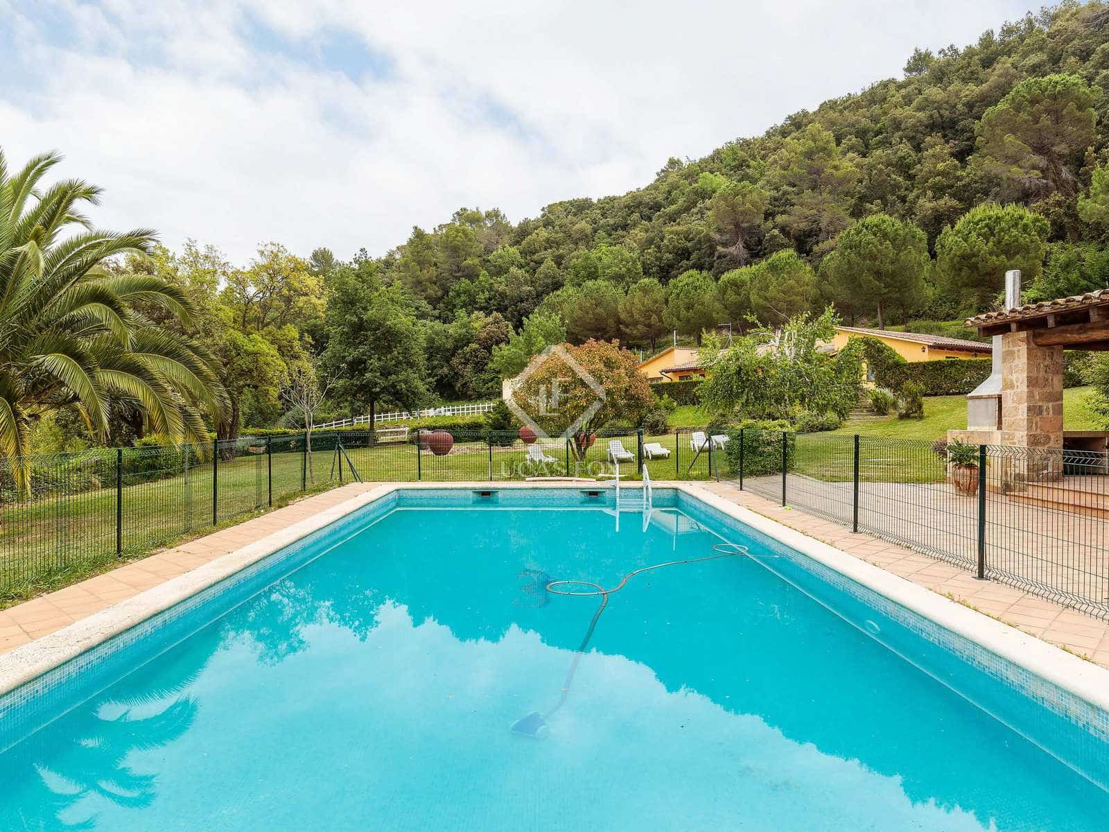 11 soveværelse Finca/Landehus til salg i Banyoles med swimmingpool garage - € 1.100.000 (Ref: 7142747)