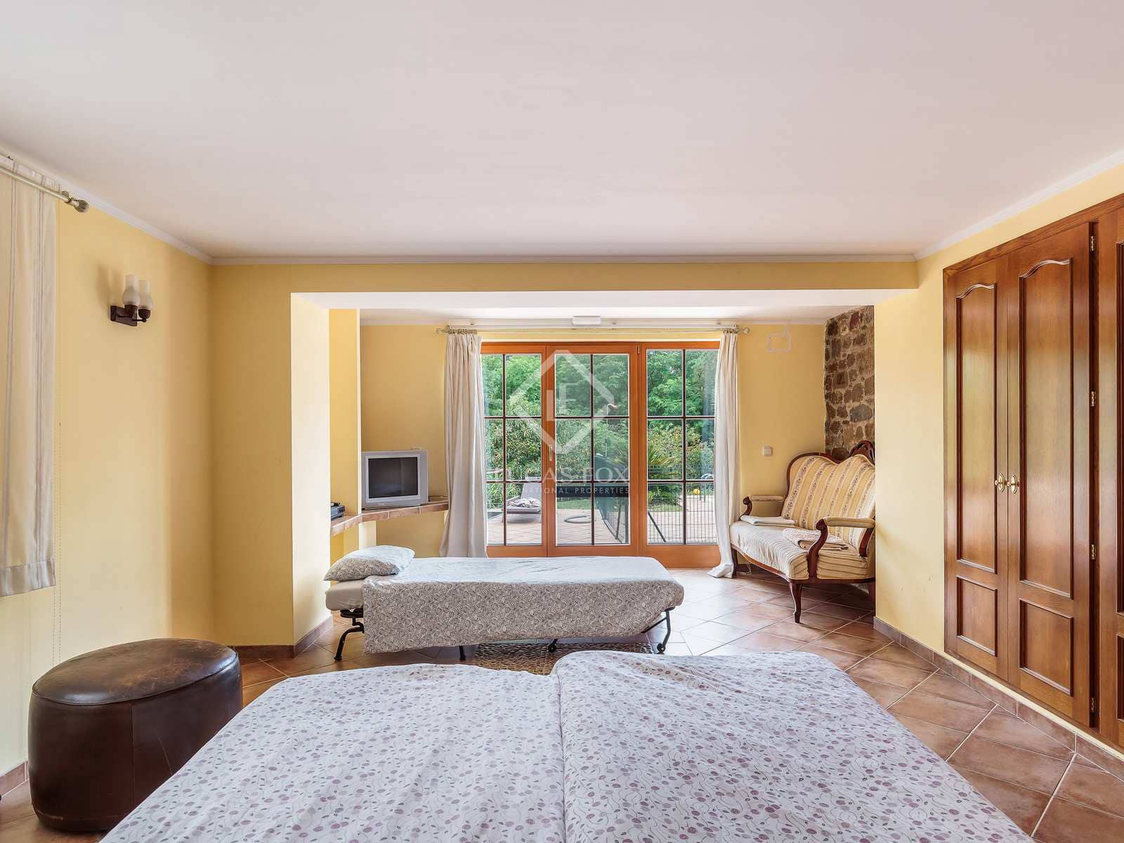 11 soveværelse Finca/Landehus til salg i Banyoles med swimmingpool garage - € 1.100.000 (Ref: 7142747)