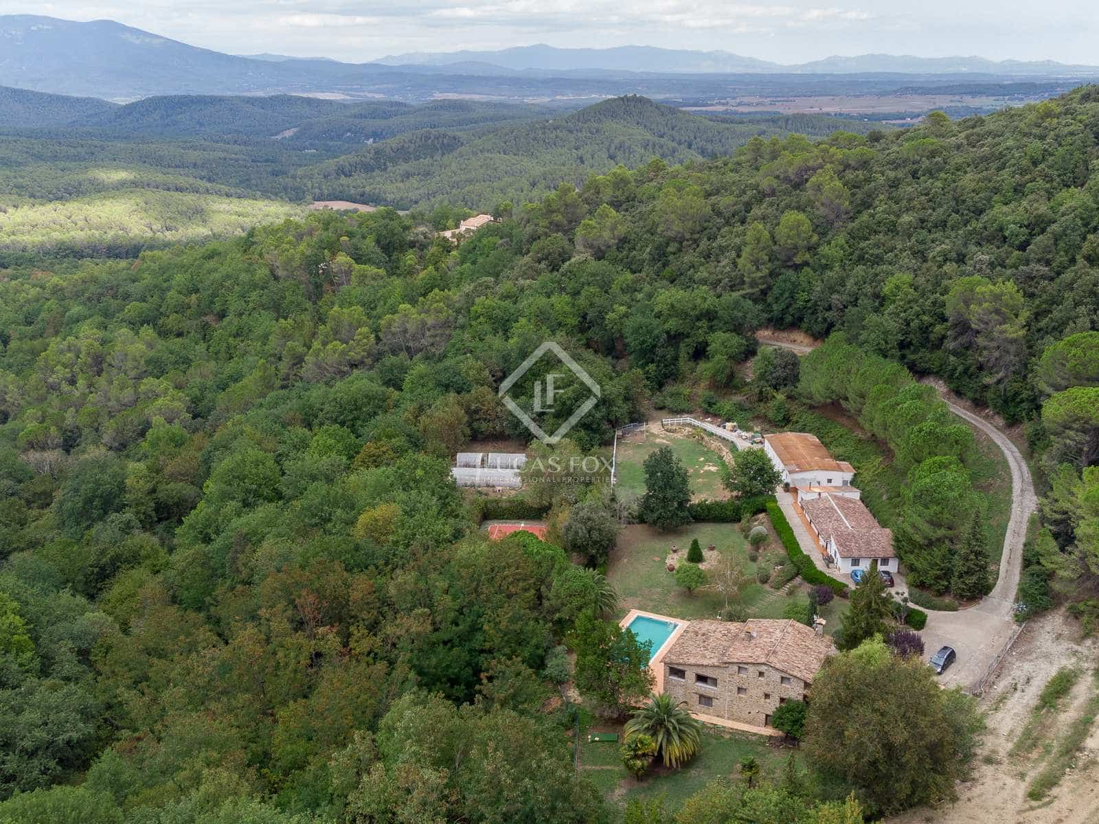 11 soveværelse Finca/Landehus til salg i Banyoles med swimmingpool garage - € 1.100.000 (Ref: 7142747)