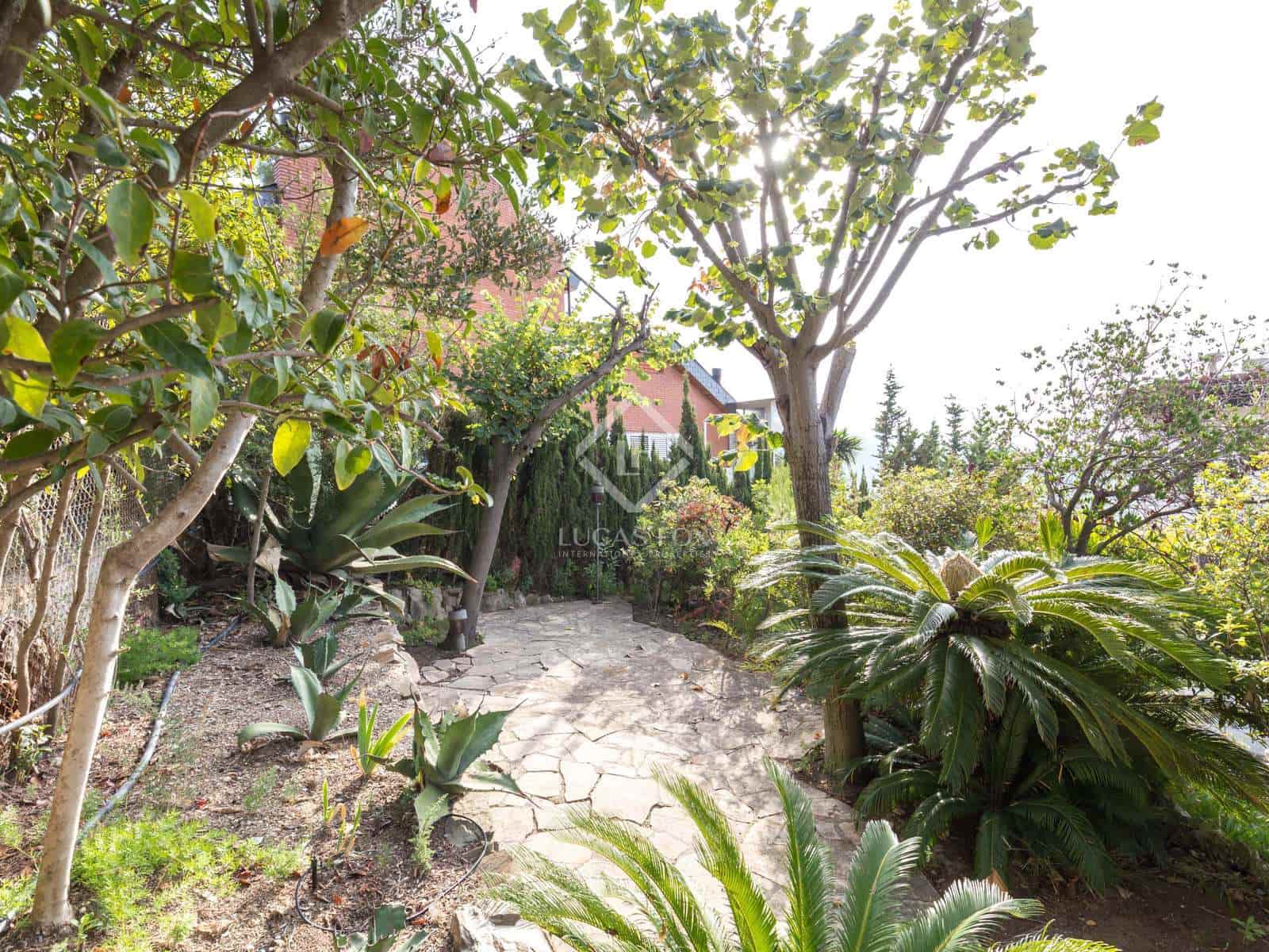 6 slaapkamer Villa te koop in Sant Just Desvern met zwembad garage - € 1.750.000 (Ref: 7142756)