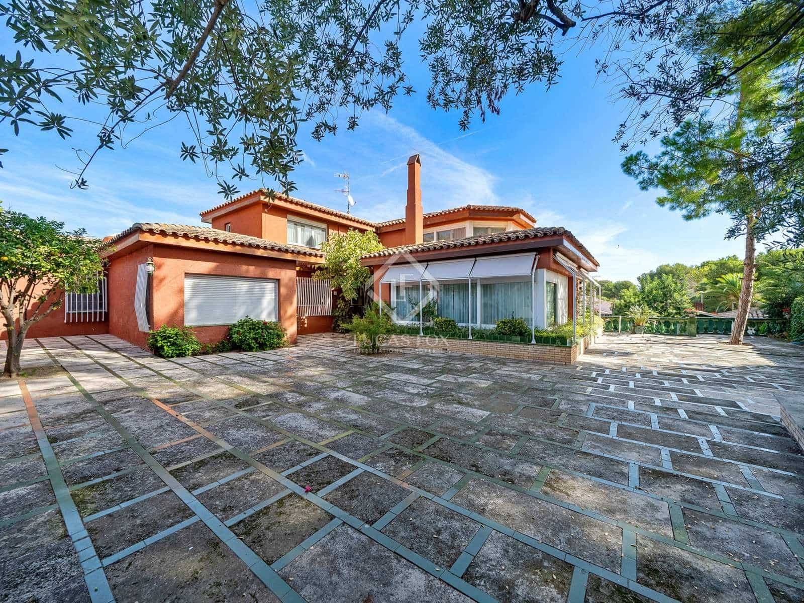 9 soveværelse Villa til salg i Roda de Bara med swimmingpool garage - € 1.800.000 (Ref: 7149362)