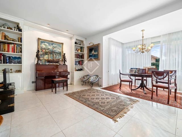 9 soverom Villa til salgs i Roda de Barà med svømmebasseng garasje - € 1 800 000 (Ref: 7149362)