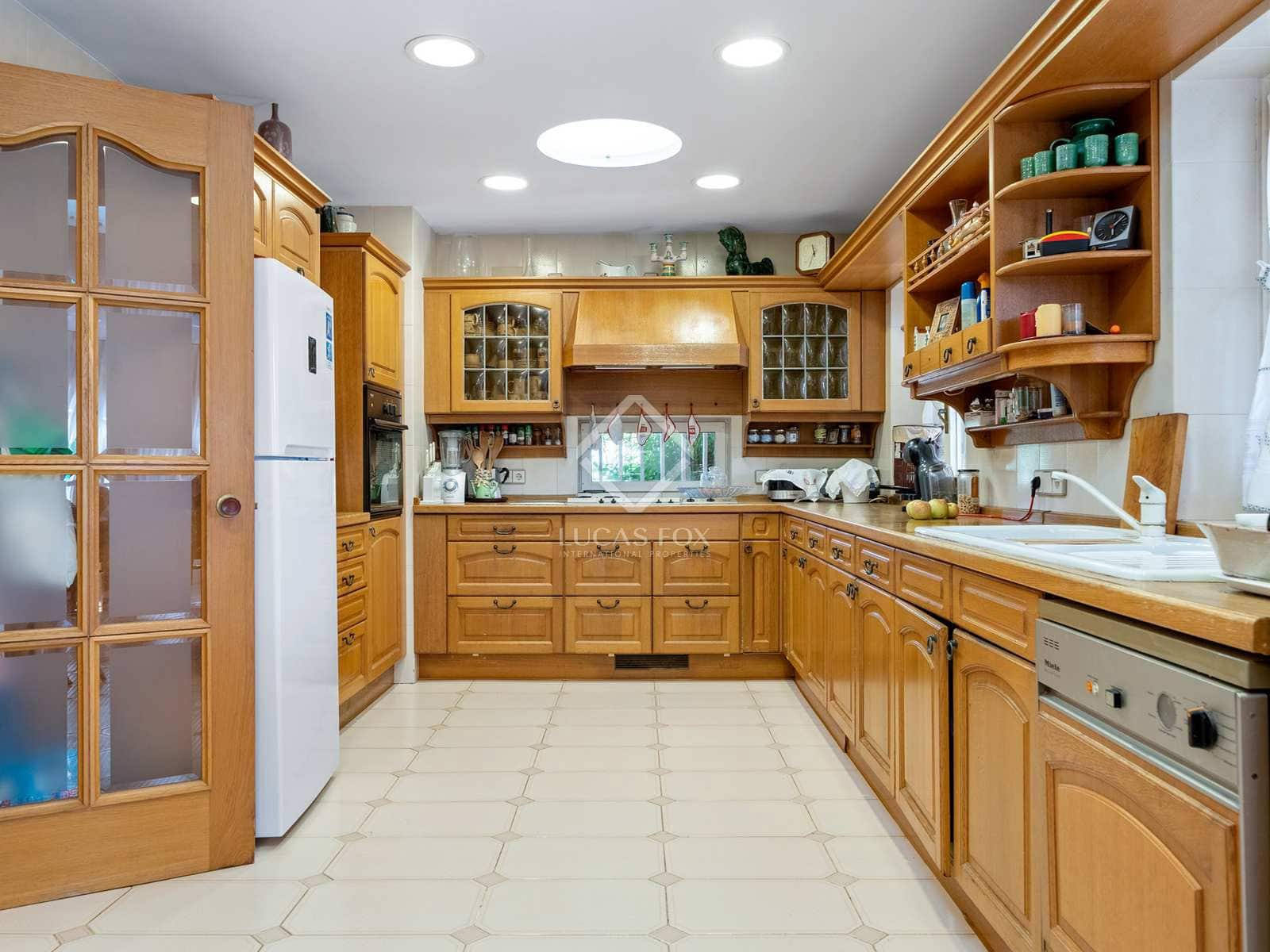 9 soveværelse Villa til salg i Roda de Bara med swimmingpool garage - € 1.800.000 (Ref: 7149362)