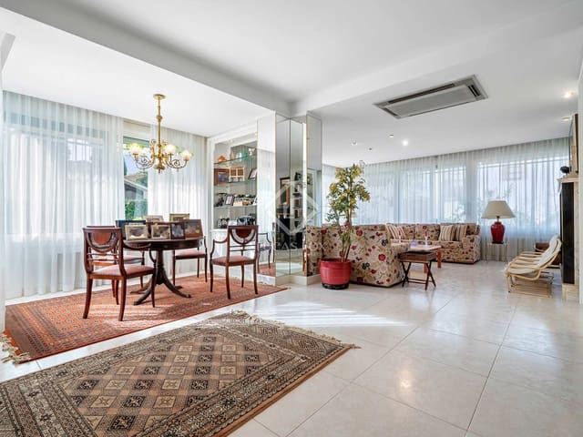 9 soverom Villa til salgs i Roda de Barà med svømmebasseng garasje - € 1 800 000 (Ref: 7149362)