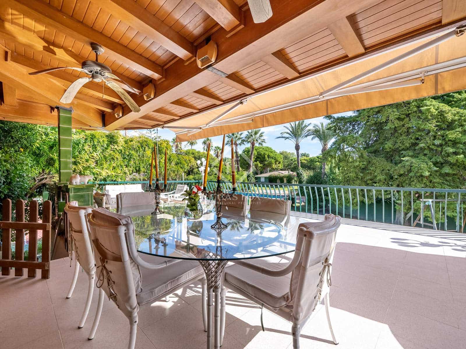 9 soveværelse Villa til salg i Roda de Bara med swimmingpool garage - € 1.800.000 (Ref: 7149362)