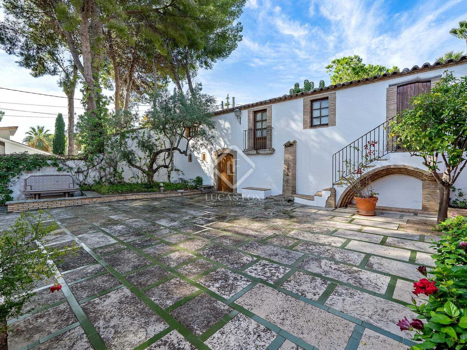 9 soveværelse Villa til salg i Roda de Bara med swimmingpool garage - € 1.800.000 (Ref: 7149362)