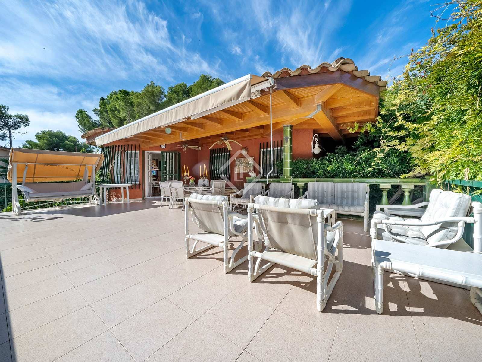 9 soveværelse Villa til salg i Roda de Bara med swimmingpool garage - € 1.800.000 (Ref: 7149362)