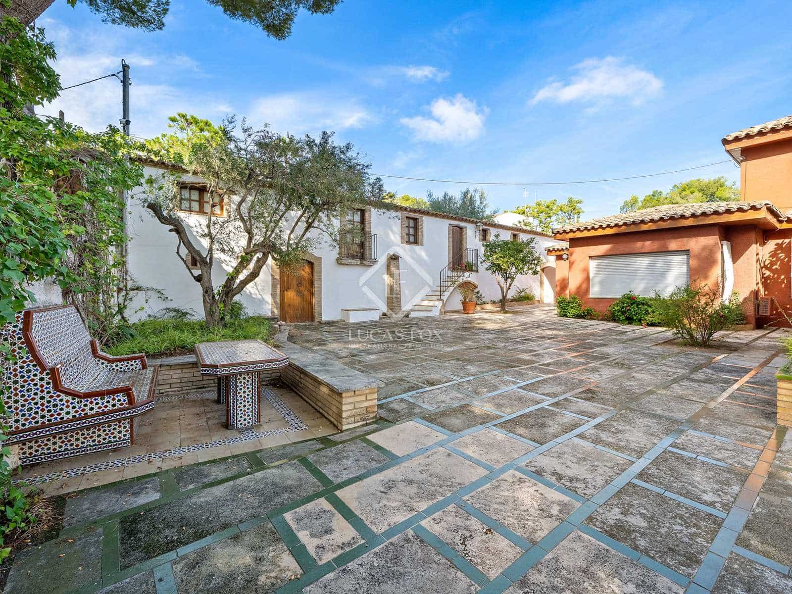 9 soveværelse Villa til salg i Roda de Bara med swimmingpool garage - € 1.800.000 (Ref: 7149362)