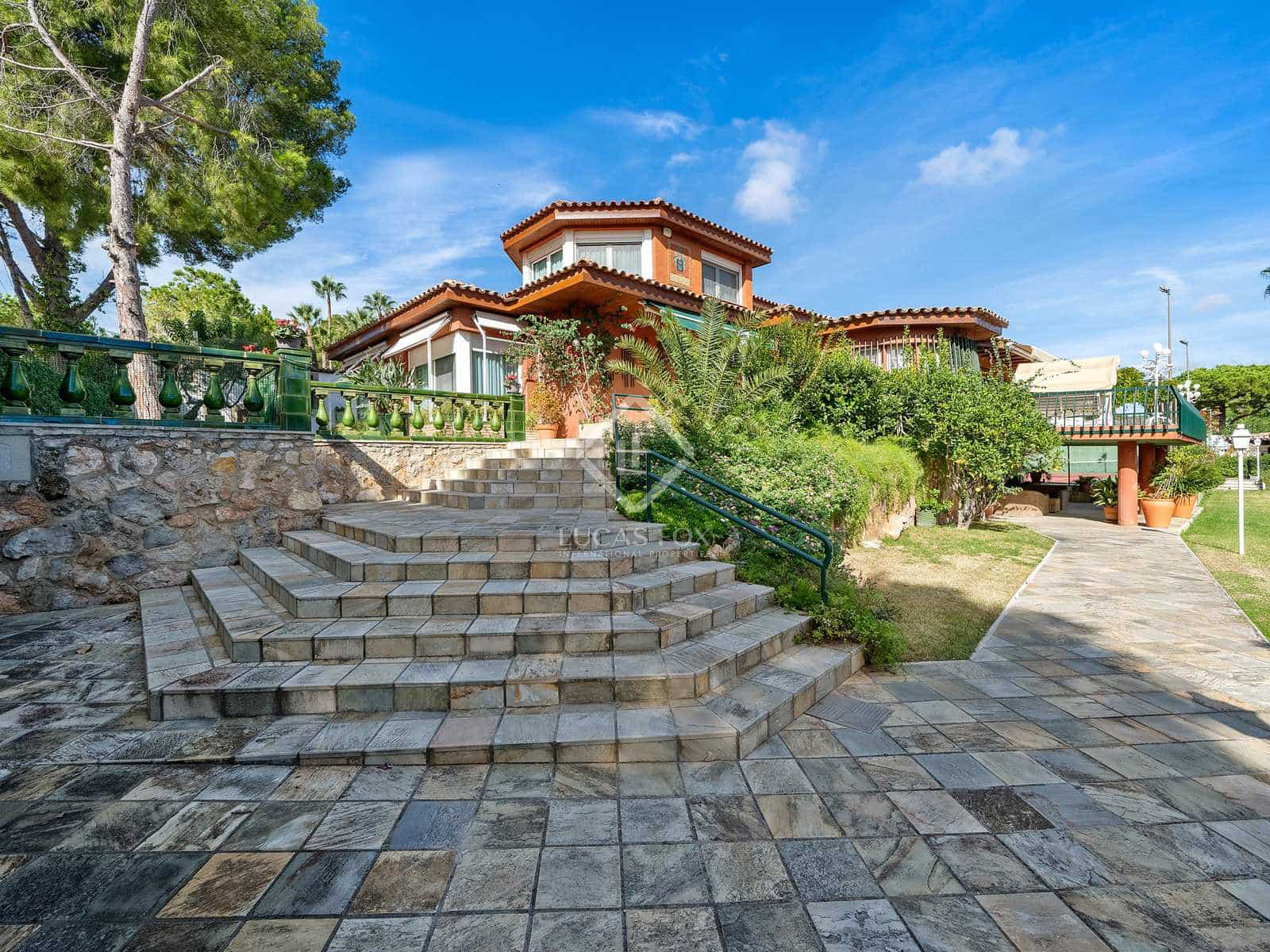 9 soveværelse Villa til salg i Roda de Bara med swimmingpool garage - € 1.800.000 (Ref: 7149362)