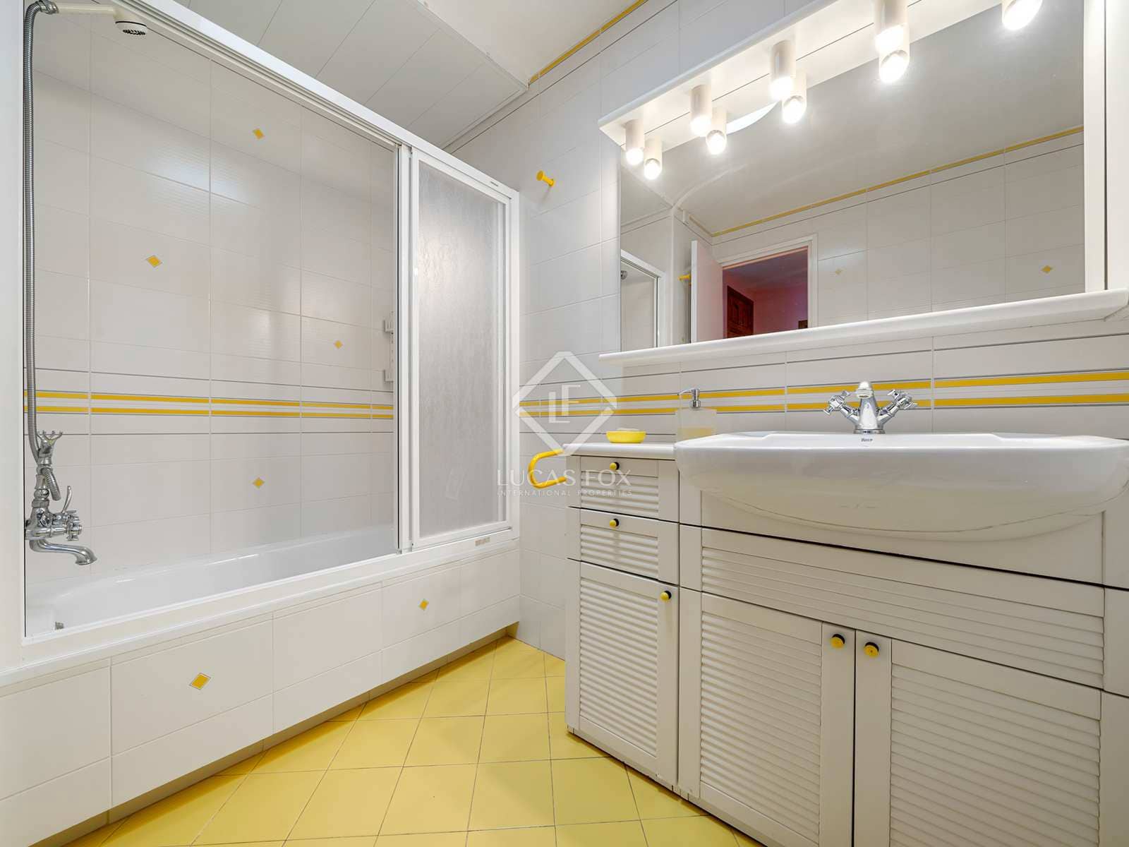 9 soveværelse Villa til salg i Roda de Bara med swimmingpool garage - € 1.800.000 (Ref: 7149362)