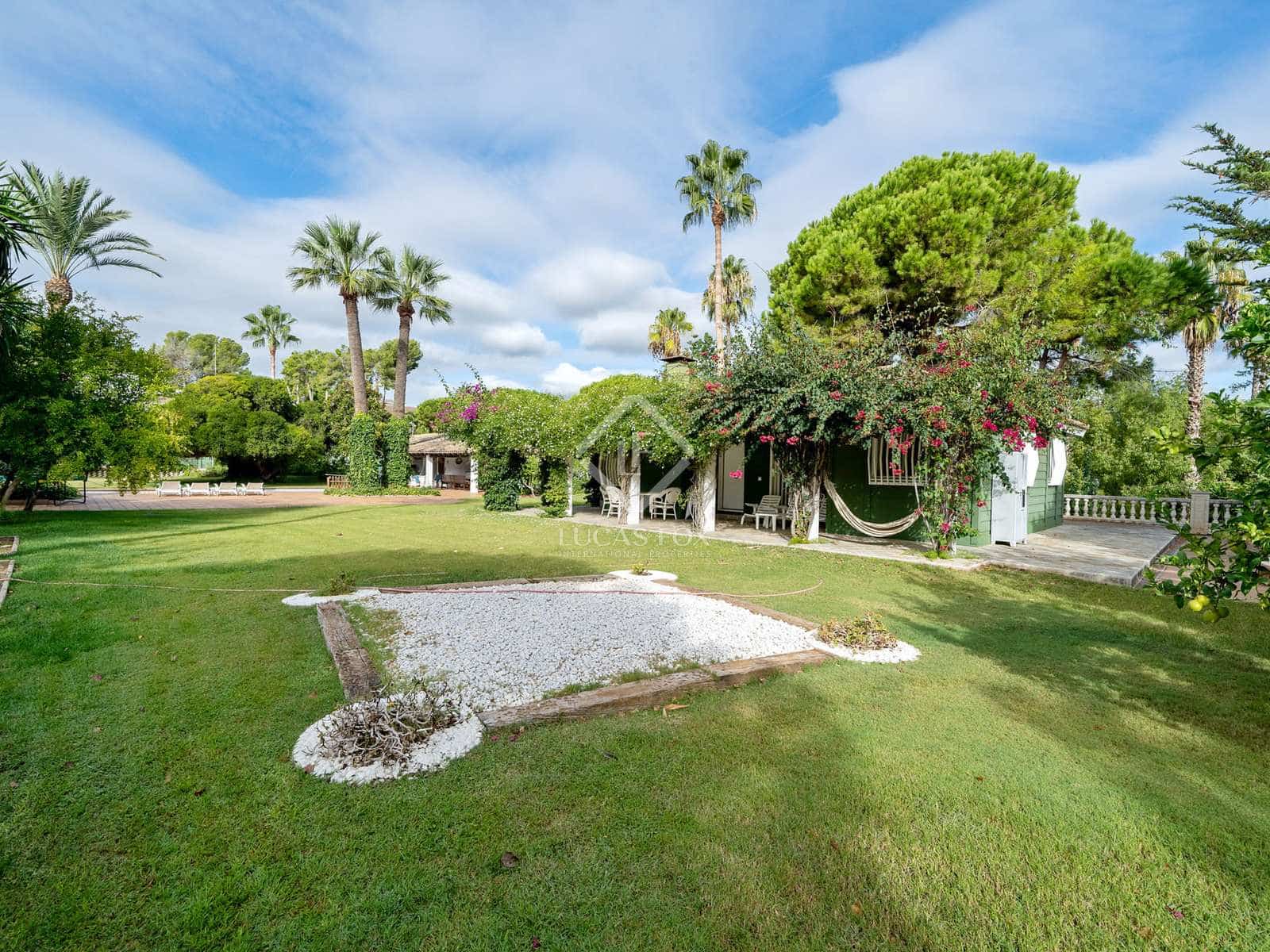 9 soveværelse Villa til salg i Roda de Bara med swimmingpool garage - € 1.800.000 (Ref: 7149362)